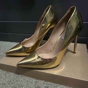 Steve Madden Daisie Gold Metal Heels
